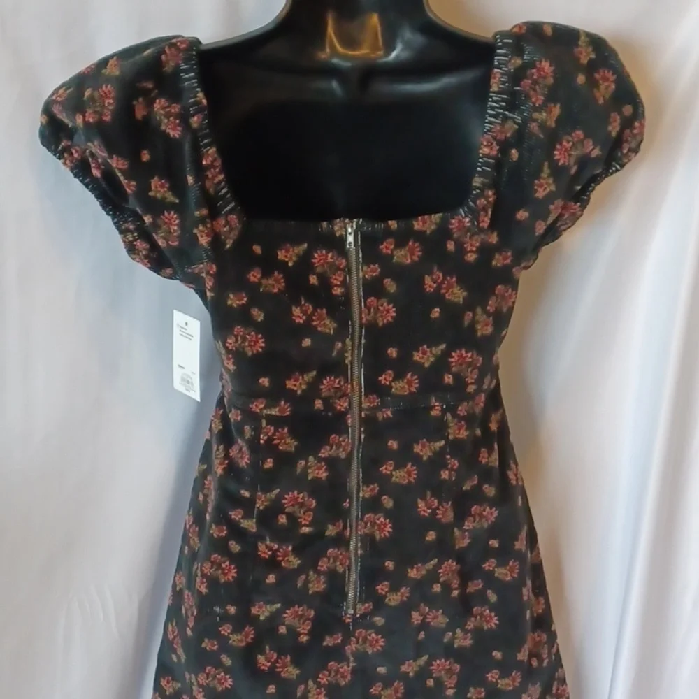 SO 90's Inspired Floral Corduroy Back Zip Dress Size Medium, NWT, Black/pink